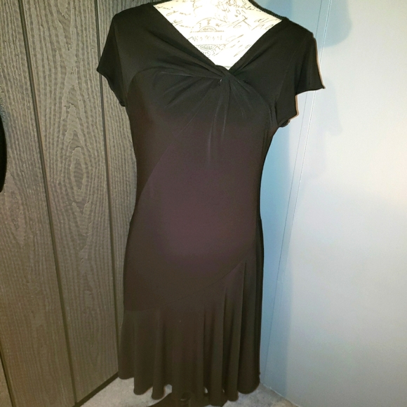 Robbie Bee Dresses & Skirts - Robbie Bee Petite Capped Short Sleeved Lady's Dress V Neck